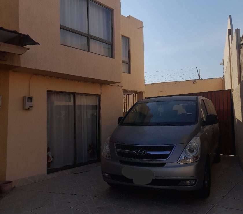 HERMOSA CASA CONDOMINIO HUALLES