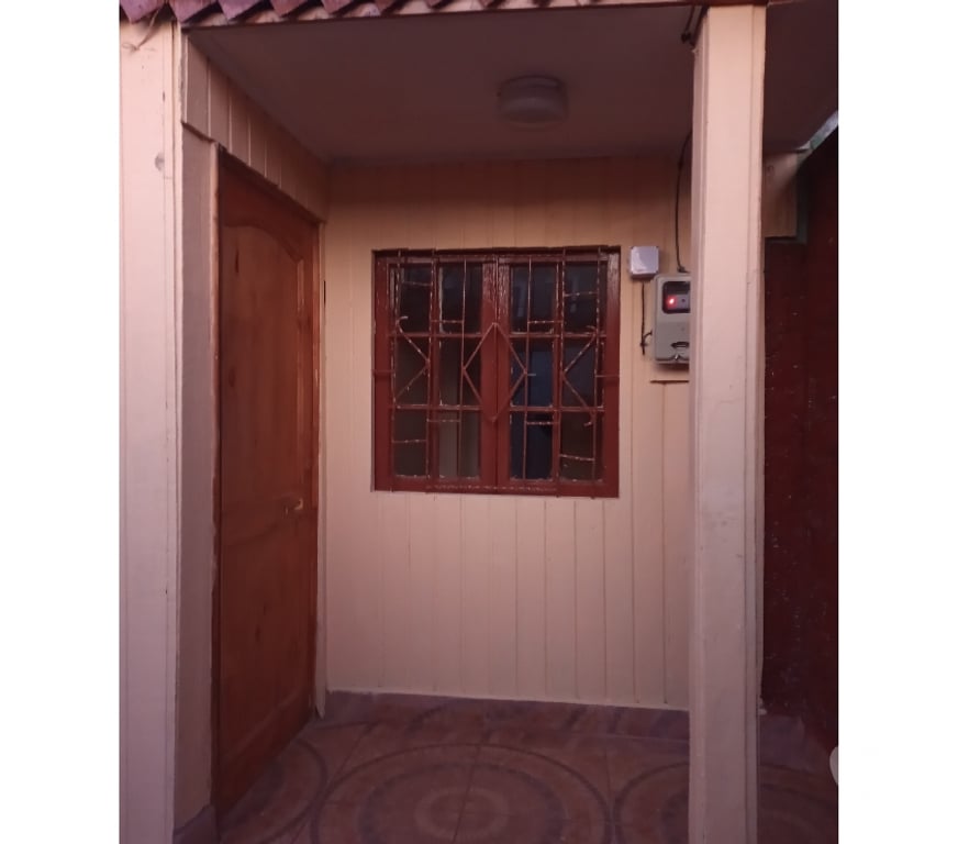 Arriendos Santiago Cerro Navia - Fotos de Casa con Patio.