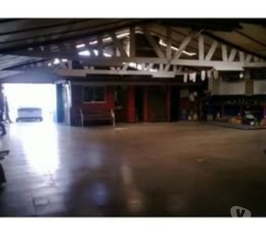 Arriendo bodegas Santiago Santiago - Fotos de Dueño Vende no arrienda Garaje de 240mt impecable.