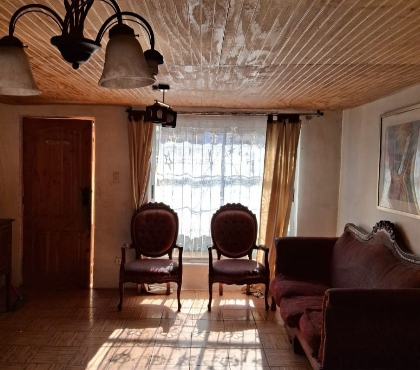 CASA 3D+1B+1ES CERRO NAVIA