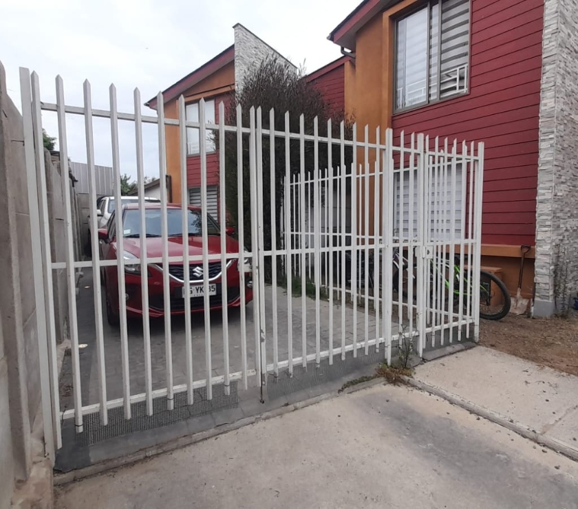 CASA DOS PISO EN CONDOMINIO PEÑABLANCA