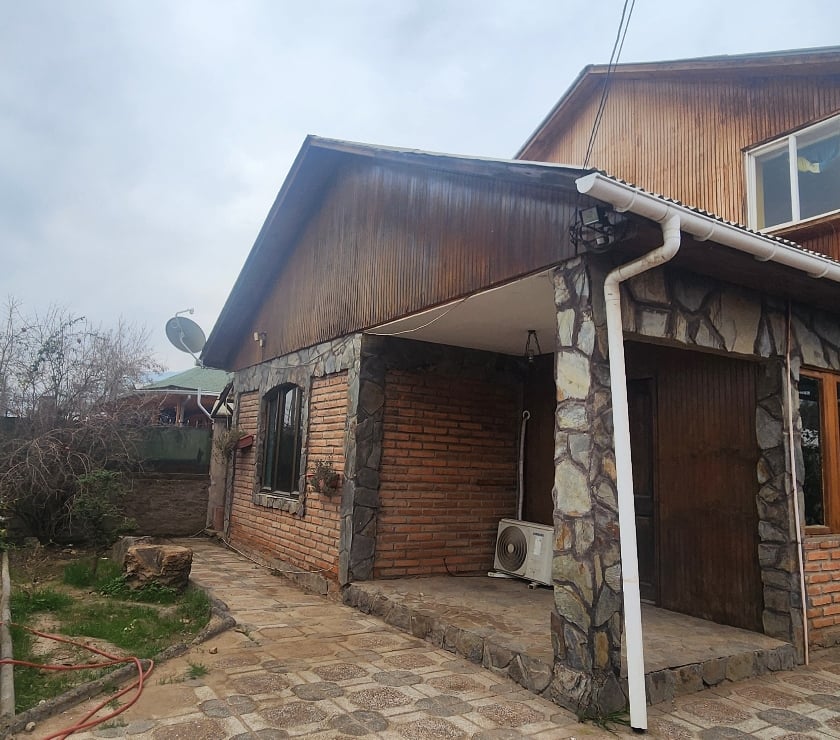 Arriendo Casa 130 m2 , 4D ,3B, Estc. Pirque